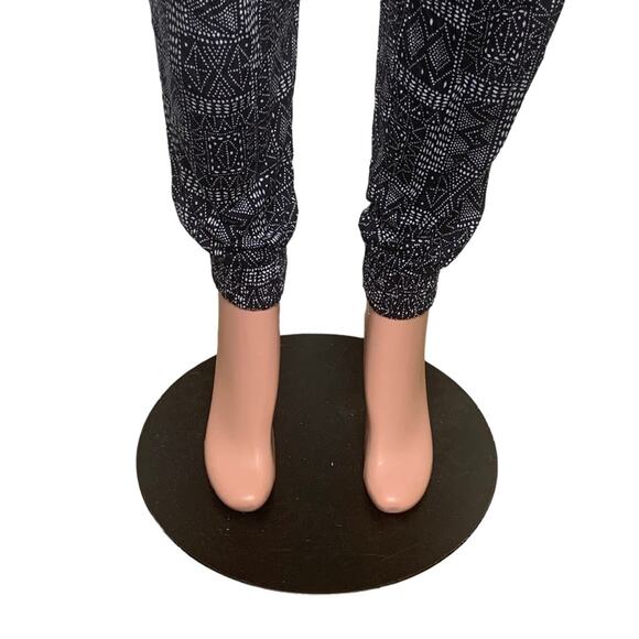H&M Basic NWOT Flowy Pants Tribal Print Elastic on Waist No Pockets Size… - Picture 4 of 9